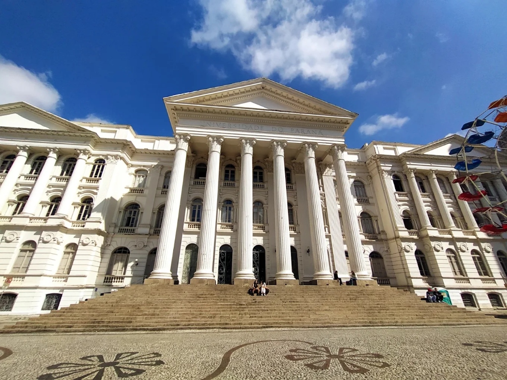 UFPR — Prédio Histórico da Universidade Federal do Paraná na Praça Santos Andrade